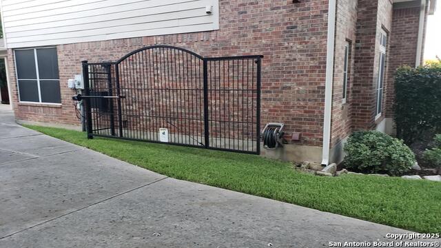 Image 4 of 50 For 8403 Old Stone Gate