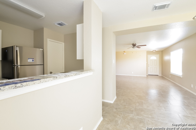 Listing photo id 3 for 3743 Candleglenn