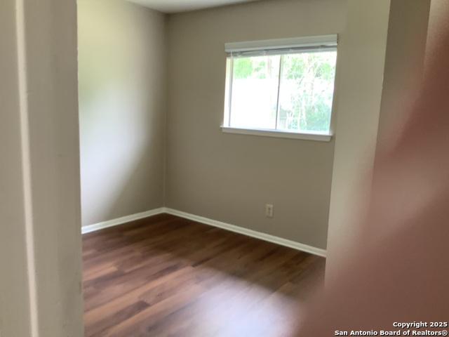 Image 10 of 19 For 4423 Hickory Hill Dr