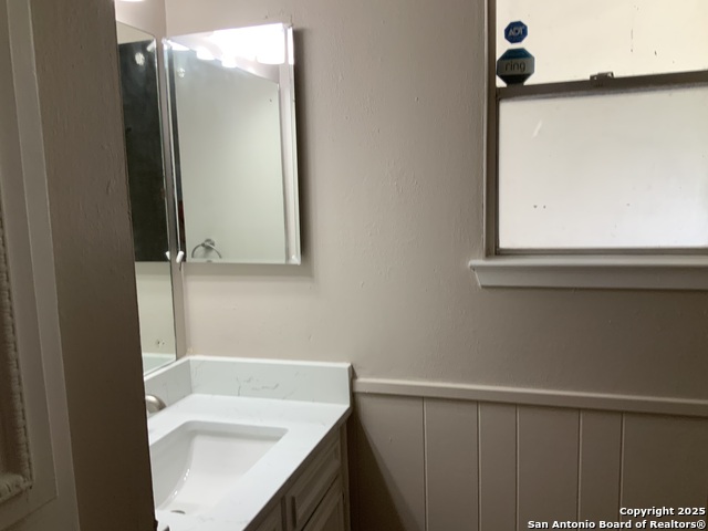 Image 12 of 19 For 4423 Hickory Hill Dr
