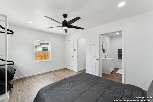 Listing photo id 11 for 1404 Rivas St