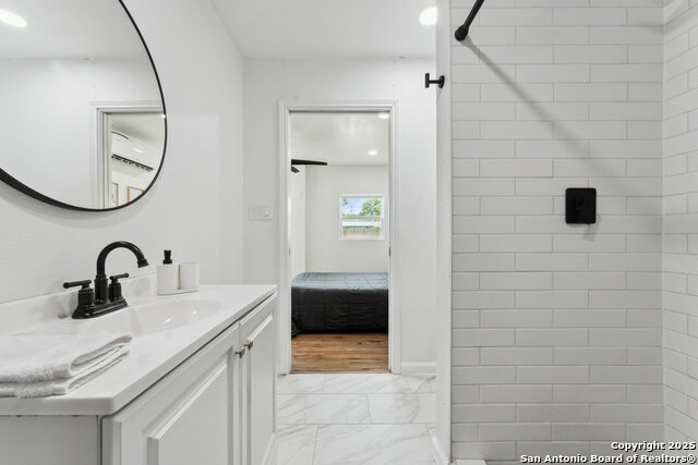 Listing photo id 26 for 1404 Rivas St
