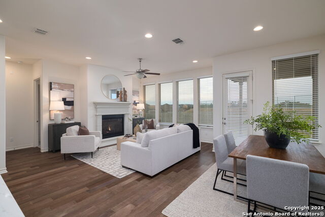 Image 2 of 39 For 552 Chinkapin