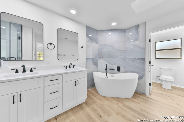 Listing photo id 24 for 16415 Old Stable