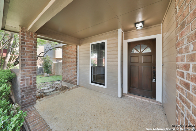 Listing photo id 2 for 16415 Old Stable