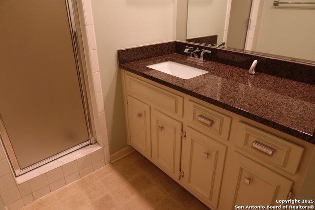 Image 10 of 16 For 5359 Fredericksburg  806