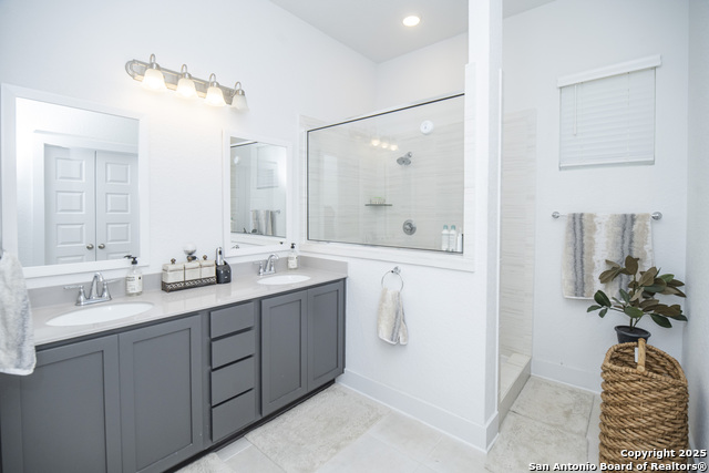 Image 14 of 26 For 5634 Holly Hollow