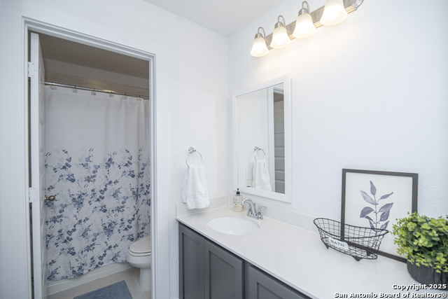 Image 19 of 26 For 5634 Holly Hollow