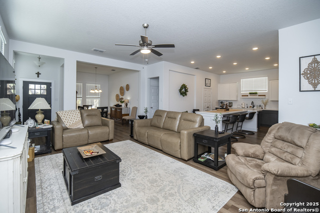 Image 5 of 26 For 5634 Holly Hollow