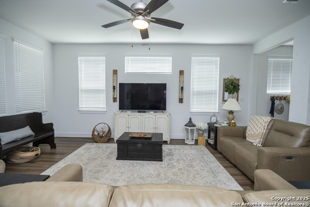 Image 6 of 26 For 5634 Holly Hollow