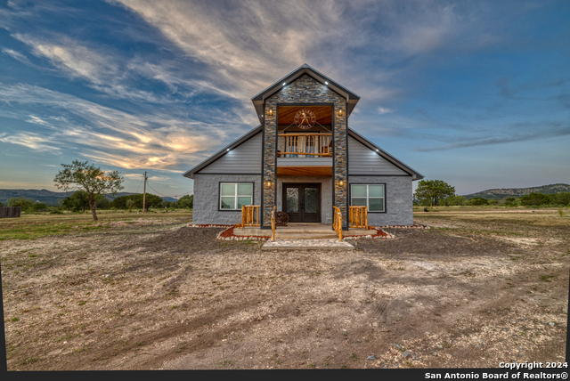 Details for 136 Cardinal Drive, Camp Wood, TX 78833