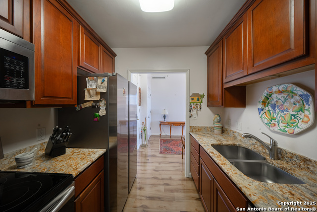 Image 13 of 36 For 1 Towers Park  1515