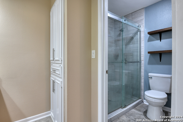 Image 18 of 20 For 5359 Fredericksburg Rd B-209