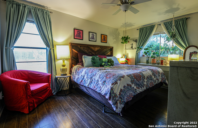 Listing photo id 9 for 5527 Rolling Ridge