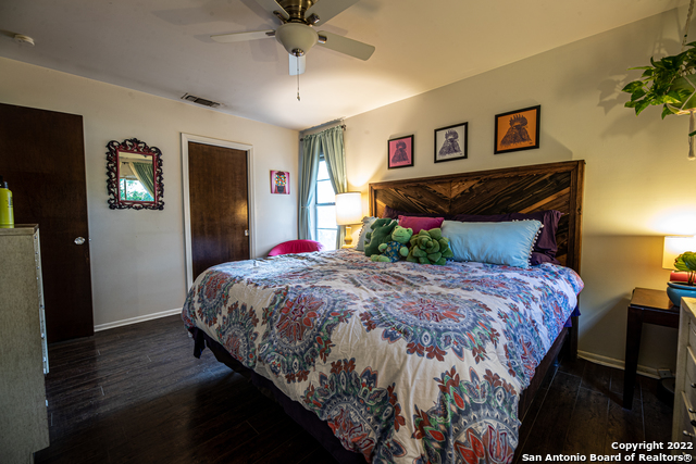 Listing photo id 10 for 5527 Rolling Ridge
