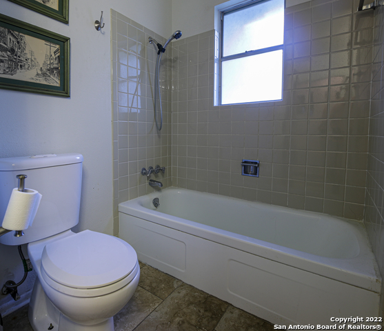 Listing photo id 12 for 5527 Rolling Ridge