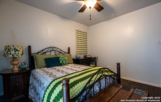 Listing photo id 13 for 5527 Rolling Ridge