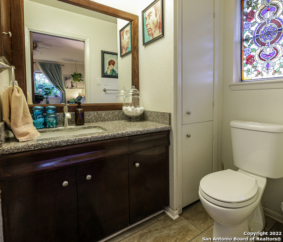 Listing photo id 17 for 5527 Rolling Ridge