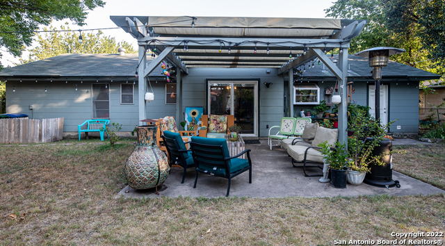 Listing photo id 20 for 5527 Rolling Ridge