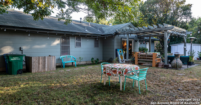 Listing photo id 21 for 5527 Rolling Ridge