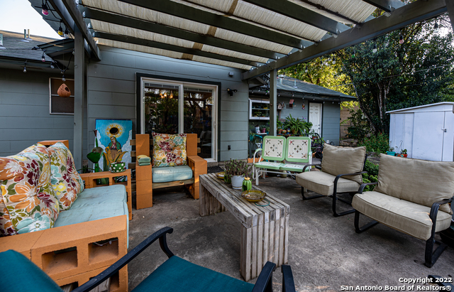Listing photo id 22 for 5527 Rolling Ridge