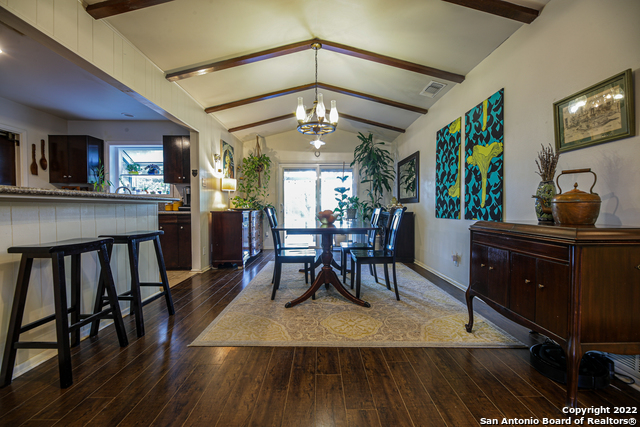 Listing photo id 1 for 5527 Rolling Ridge