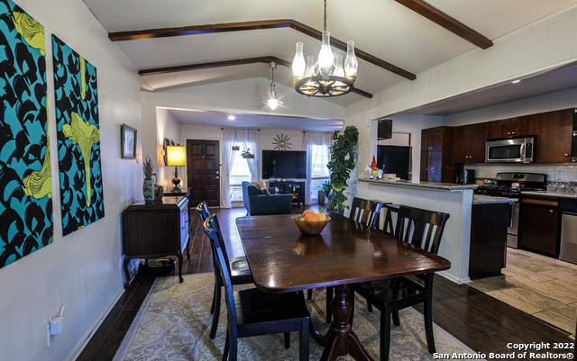Listing photo id 2 for 5527 Rolling Ridge