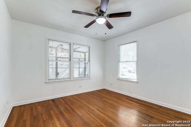 Listing photo id 10 for 217 Corona  