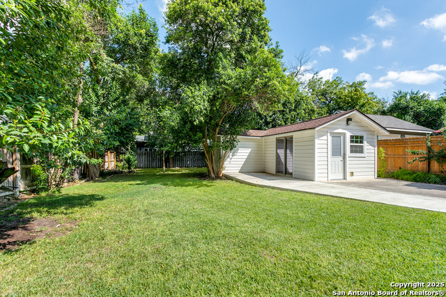 Listing photo id 20 for 217 Corona  