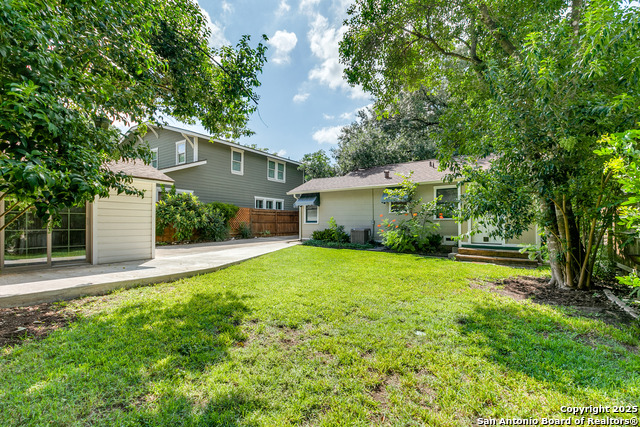 Listing photo id 21 for 217 Corona  