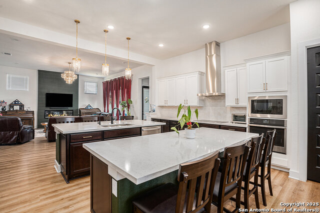 Listing photo id 8 for 405 Citadel Rock
