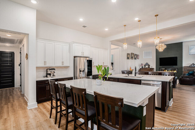 Listing photo id 9 for 405 Citadel Rock