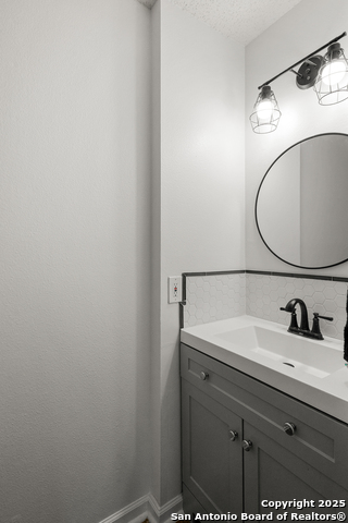 Image 22 of 44 For 9703 Autumn Hollow