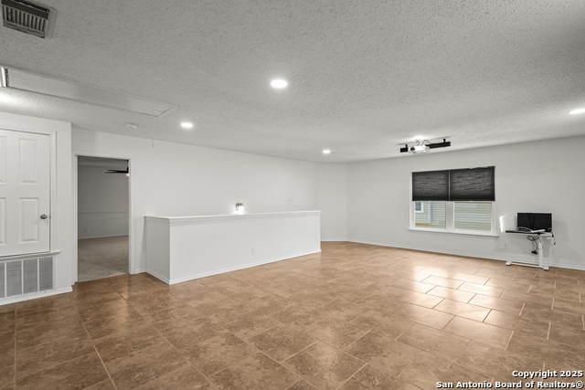 Image 24 of 44 For 9703 Autumn Hollow