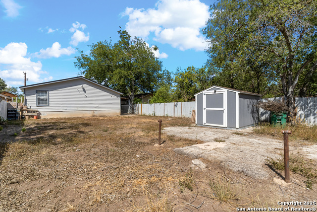 Image 18 of 23 For 446 Tedder  