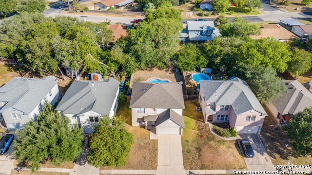 Image 2 of 10 For 5631 Lovett Oaks
