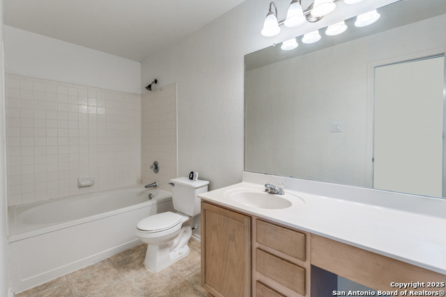Image 8 of 10 For 5631 Lovett Oaks
