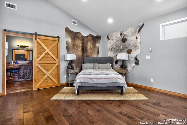Listing photo id 23 for 1081 English Hollow