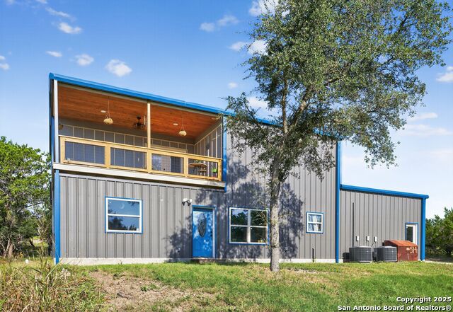 Listing photo id 4 for 1081 English Hollow