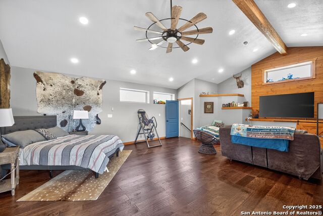 Listing photo id 7 for 1081 English Hollow