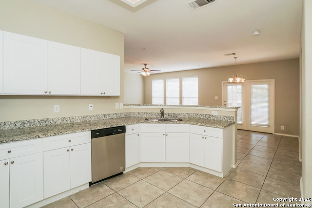 Listing photo id 4 for 730 Butler  