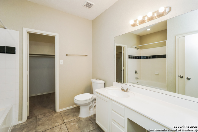 Listing photo id 7 for 730 Butler  