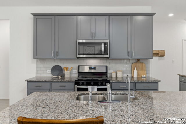 Listing photo id 8 for 223 Kinsley  