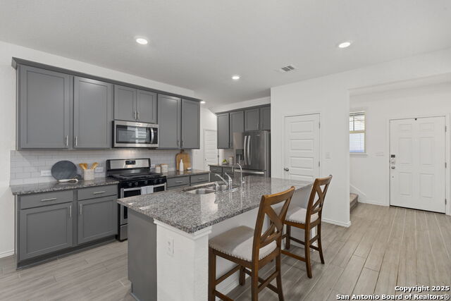 Listing photo id 9 for 223 Kinsley  