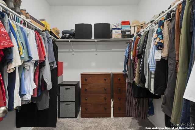 Listing photo id 13 for 223 Kinsley  