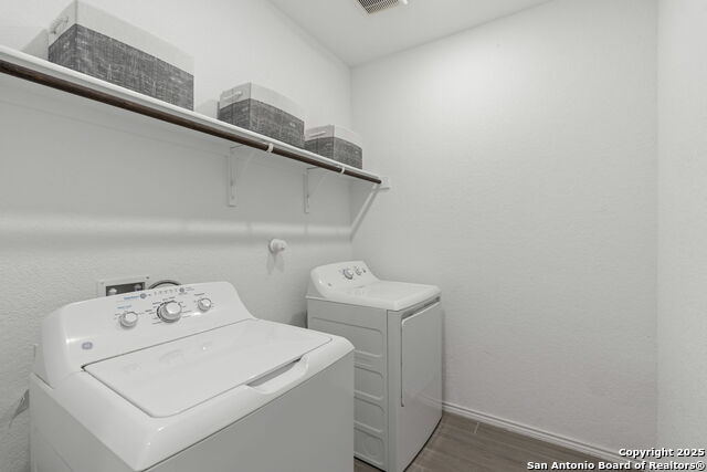 Listing photo id 16 for 223 Kinsley  