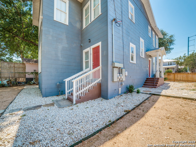Image 11 of 15 For 732 Pine St N 1