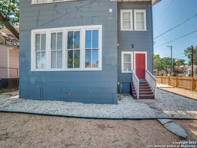 Image 12 of 15 For 732 Pine St N 1