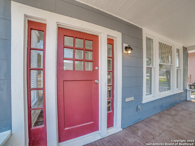 Image 3 of 15 For 732 Pine St N 1