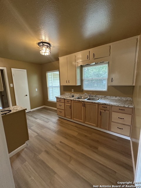 Image 4 of 14 For 218 Chelsea